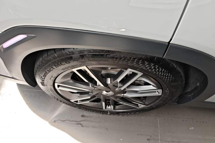 Used Nio ES6 2020 465 km Performance Version Right Rear Wheel Hub