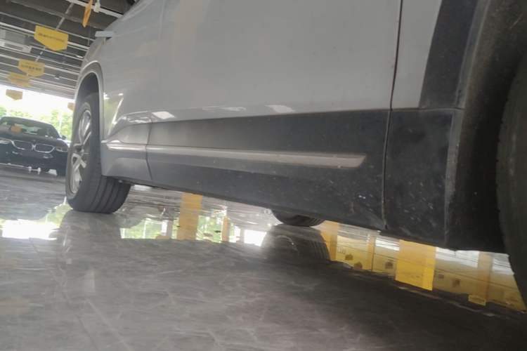 Used Nio ES6 2020 420 km Sport Edition Right Side Sill