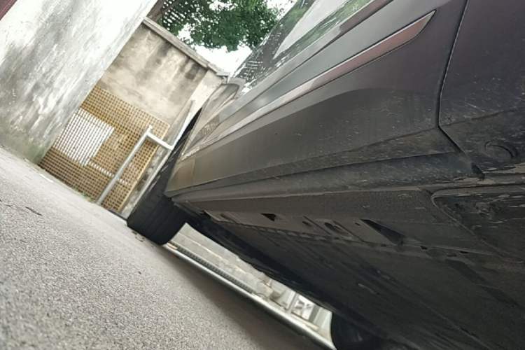 Used Nio ES6 2020 610KM Signature Edition Right Side Sill