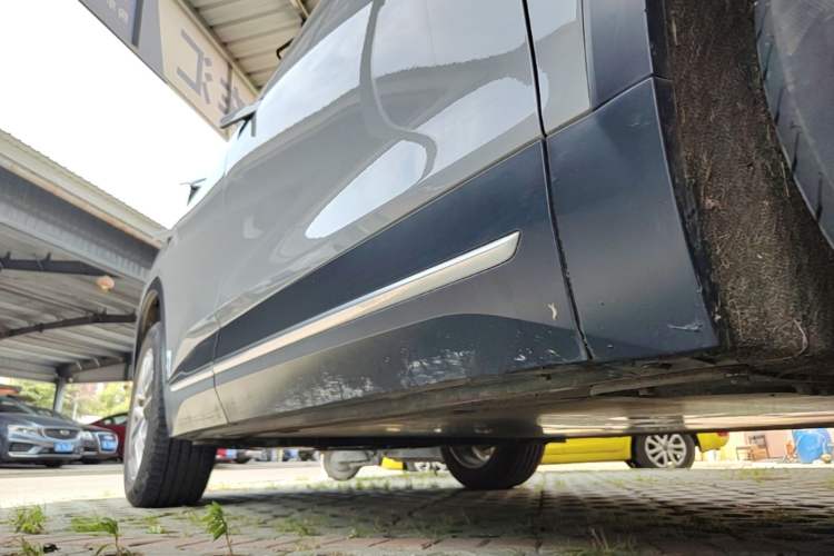 Used Nio ES6 2020 420 km Sport Edition Right Side Sill