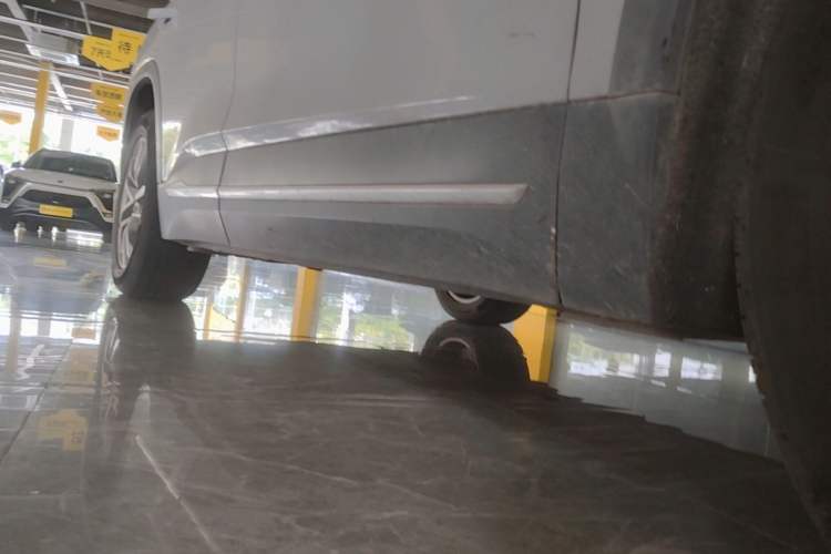 Used Nio ES6 2020 430KM Performance Version Right Side Sill