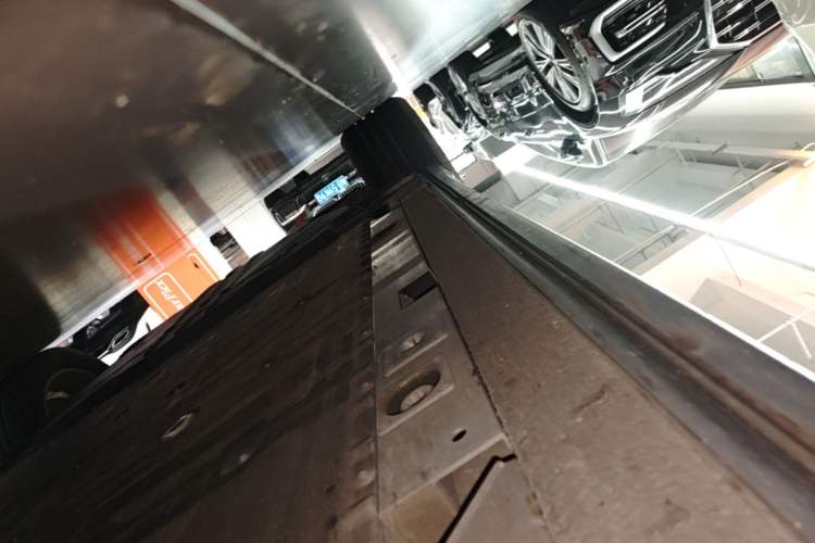 Used Nio ES6 2020 610KM Signature Edition Right Side Sill