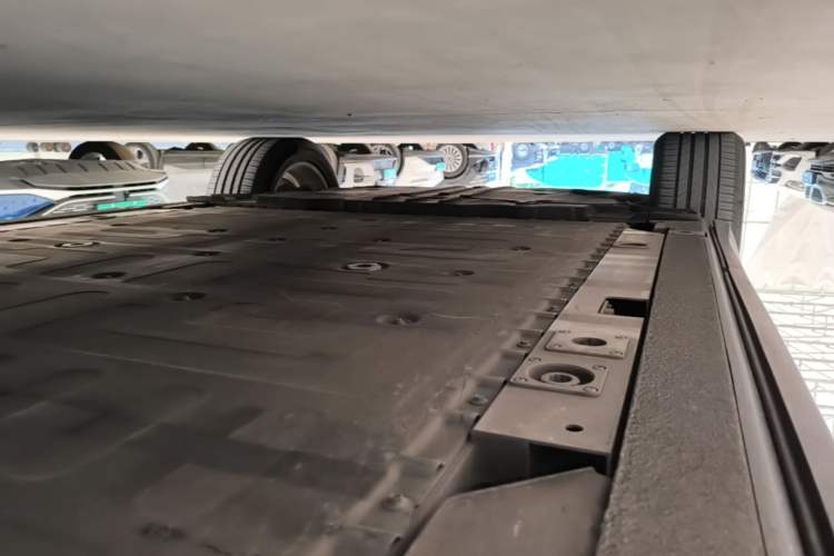 Used Nio ES6 2020 600 km Sport Edition Right Side Sill