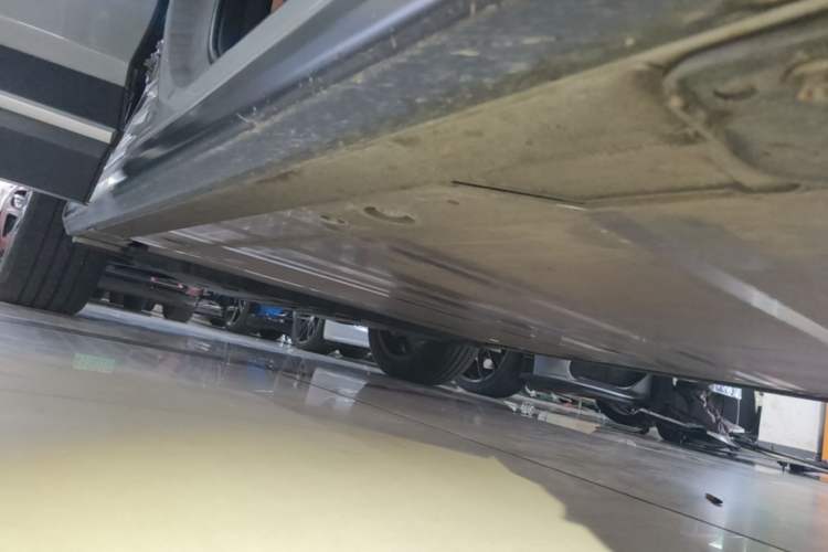 Used Nio ES6 2020 420 km Sport Edition Right Side Sill