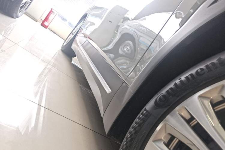 Used Nio ES6 2020 465 km Signature Edition Right Side Sill