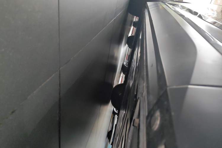 Used Nio ES6 2020 490 km Sport Edition Right Side Sill