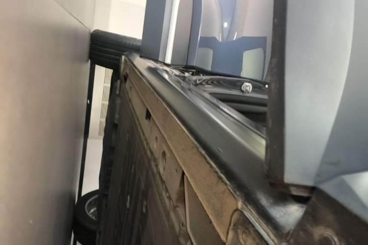 Used Nio ES6 2020 600 km Sport Edition Right Side Sill