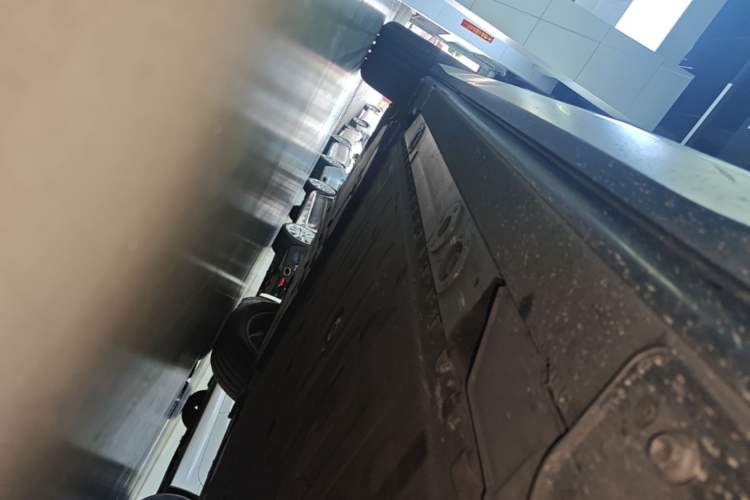 Used Nio ES6 2020 610 km Performance Version Right Side Sill