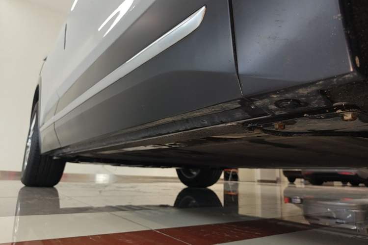 Used Nio ES6 2020 420 km Sport Edition Right Side Sill