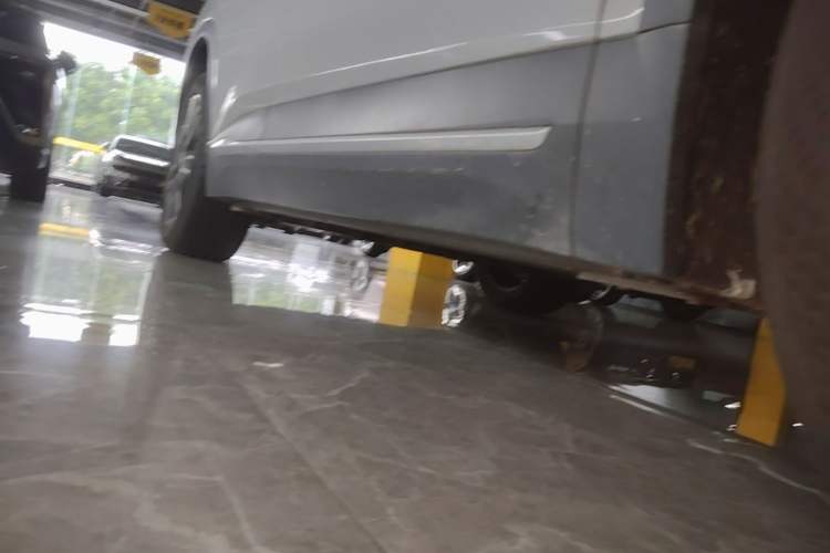 Used Nio ES6 2020 600 km Sport Edition Right Side Sill