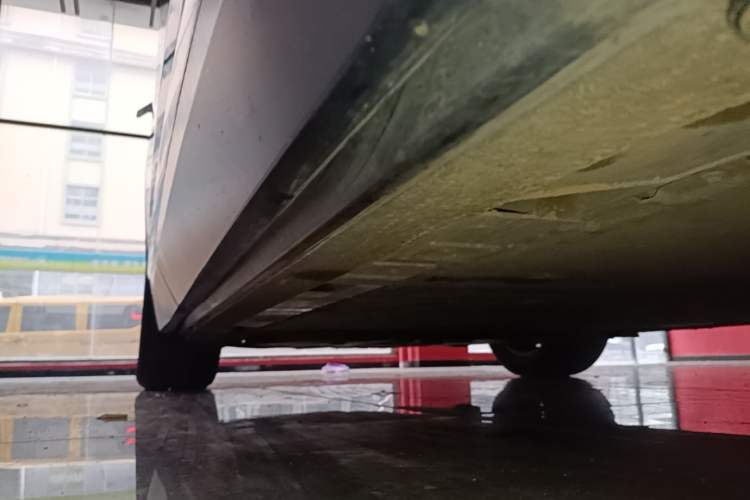 Used Nio ES6 2020 610 km Performance Version Right Side Sill