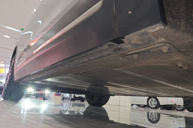 Used Nio ES6 2020 420 km Sport Edition Right Side Sill