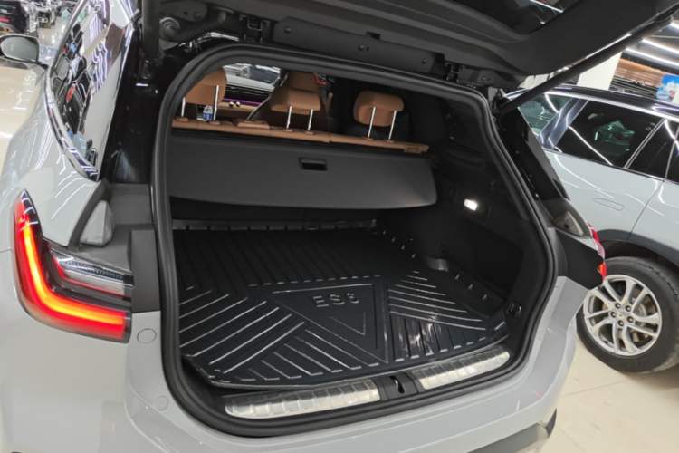 Used Nio ES6 2020 430KM Performance Version Trunk
