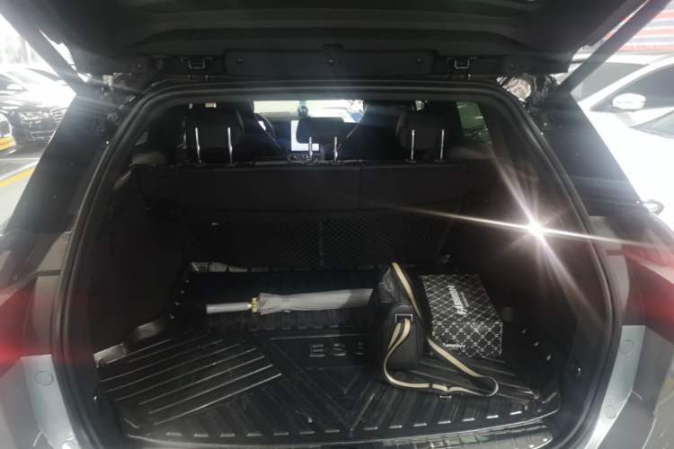 Used Nio ES6 2020 610 km Performance Version Trunk