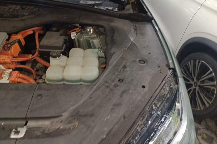 Used Nio ES6 2020 610 km Performance Version Engine Bay Left