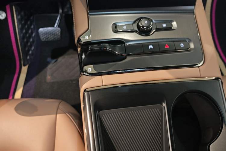 Used Nio ES6 2020 420 km Sport Edition Gear Lever