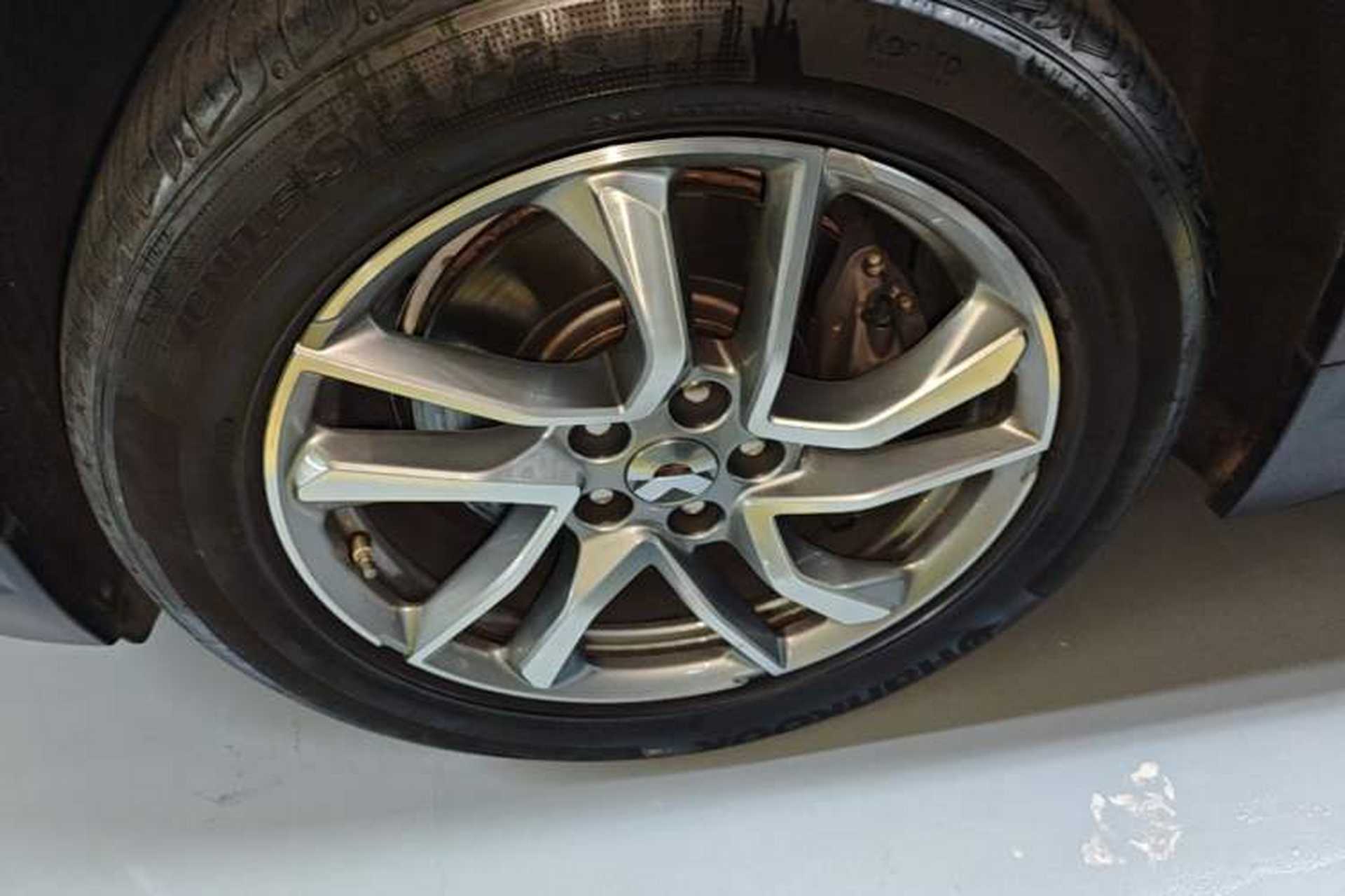 Used Nio ES6 2020 600 km Sport Edition Left Front Wheel Hub