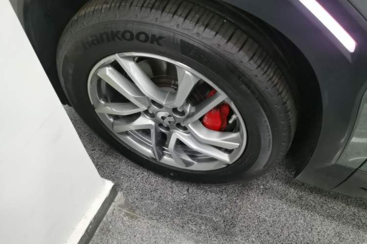 Used Nio ES6 2020 600 km Sport Edition Left Front Wheel Hub