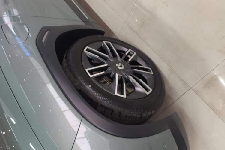 Used Nio ES6 2020 430KM Performance Version Left Front Wheel Hub