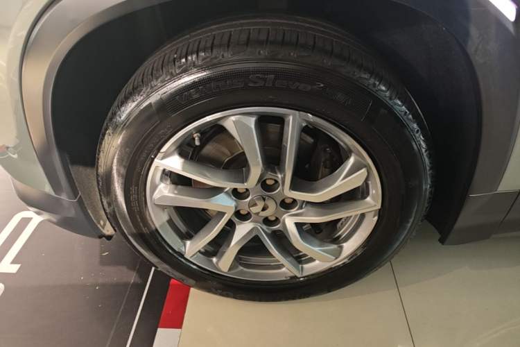 Used Nio ES6 2020 420 km Sport Edition Left Front Wheel Hub