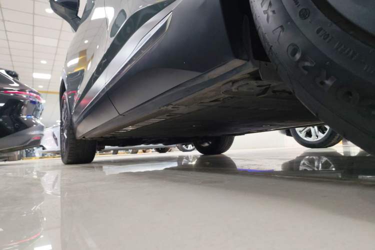 Used Nio ES6 2020 420 km Sport Edition Left Side Sill