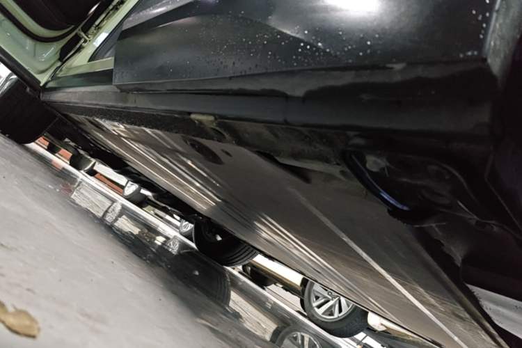 Used Nio ES6 2020 420 km Sport Edition Left Side Sill