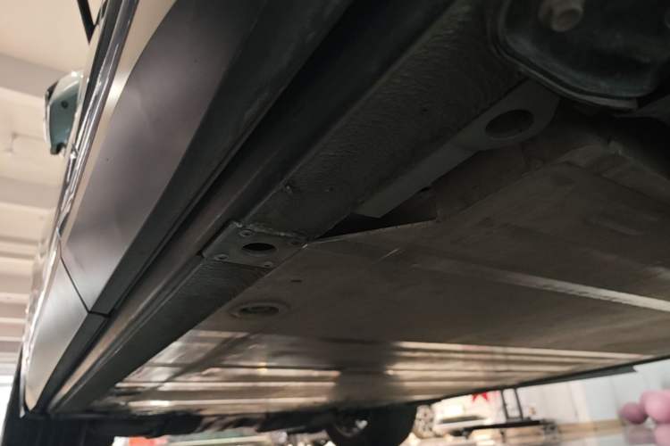 Used Nio ES6 2020 420 km Sport Edition Left Side Sill