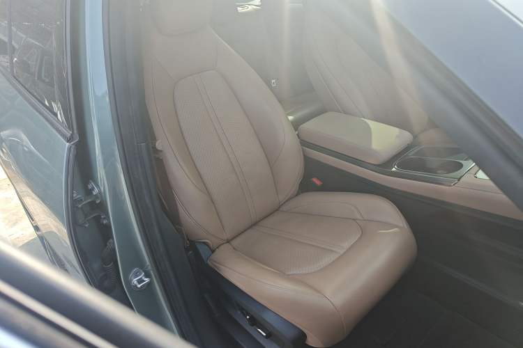 Used Nio ES6 2020 610 km Performance Version Right Front Seat