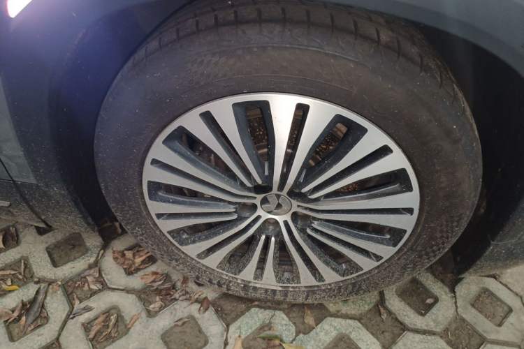 Used Nio ES6 2020 610 km Performance Version Right Front Wheel Hub