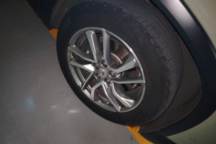 Used Nio ES6 2020 420 km Sport Edition Right Front Wheel Hub
