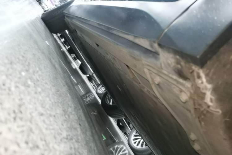 Used Nio ES6 2020 600 km Sport Edition Right Side Sill