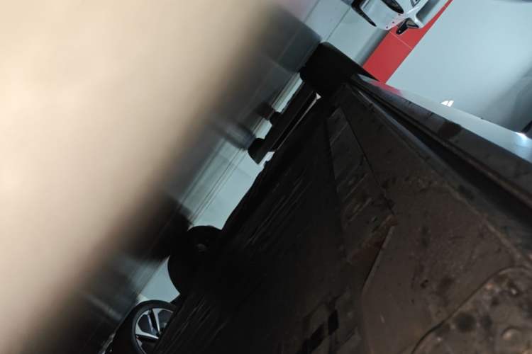 Used Nio ES6 2020 600 km Sport Edition Right Side Sill