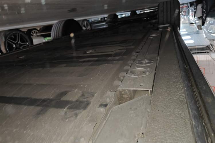 Used Nio ES6 2020 610 km Performance Version Right Side Sill