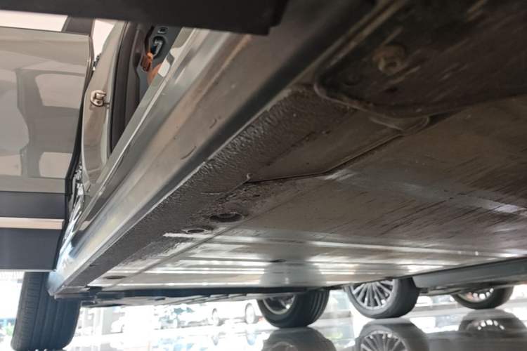 Used Nio ES6 2020 420 km Sport Edition Right Side Sill