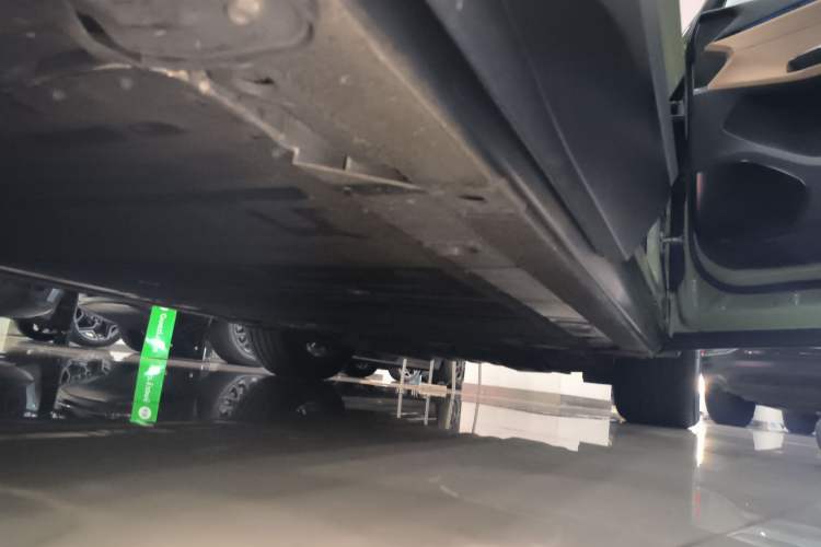 Used Nio ES6 2020 420 km Sport Edition Right Side Sill