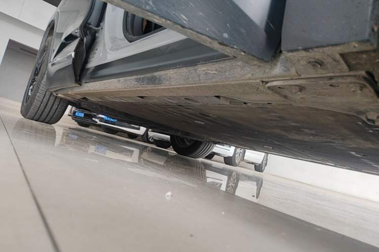 Used Nio ES6 2020 600 km Sport Edition Right Side Sill