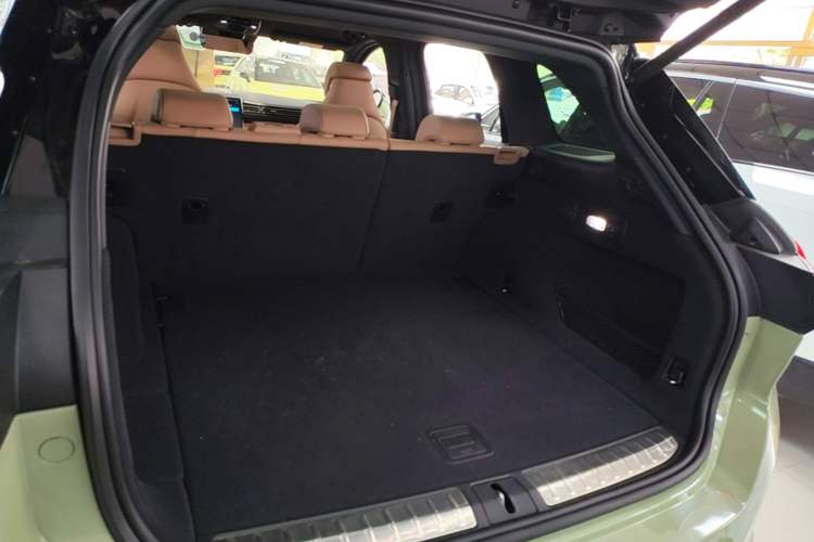 Used Nio ES6 2020 430KM Performance Version Trunk