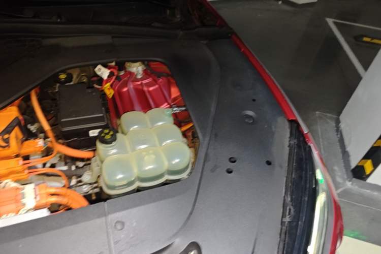 Used Nio ES6 2020 610 km Performance Version Engine Bay Left