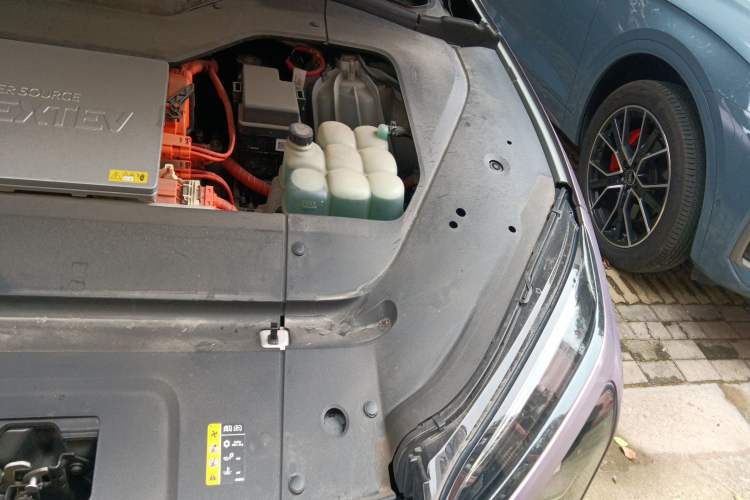 Used Nio ES6 2020 610 km Performance Version Engine Bay Left