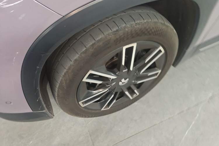 Used Nio ES6 2020 600 km Sport Edition Left Front Wheel Hub