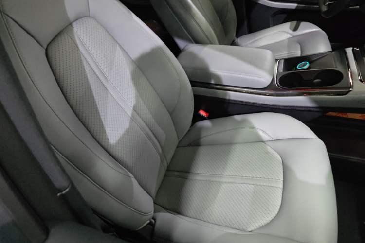 Used Nio ES6 2020 610 km Performance Version Right Front Seat