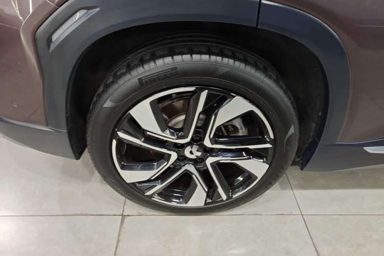 Used Nio ES6 2020 610KM Signature Edition Right Rear Wheel Hub