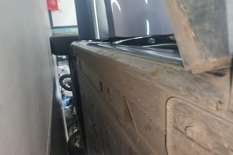 Used Nio ES6 2020 600 km Sport Edition Right Side Sill