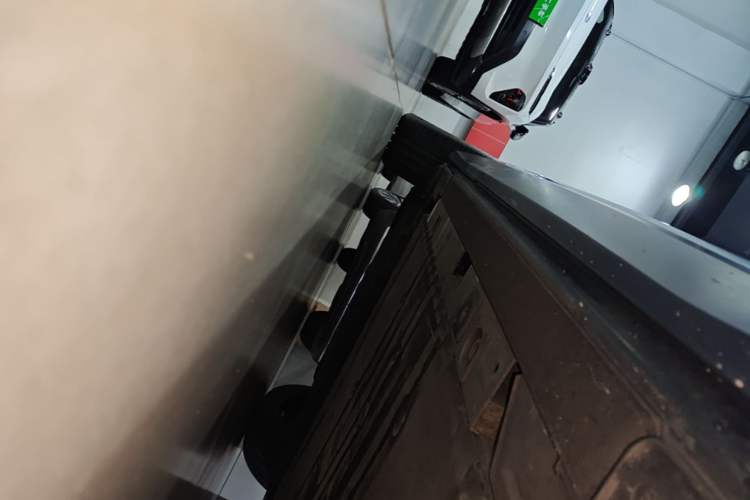 Used Nio ES6 2020 610KM Signature Edition Right Side Sill