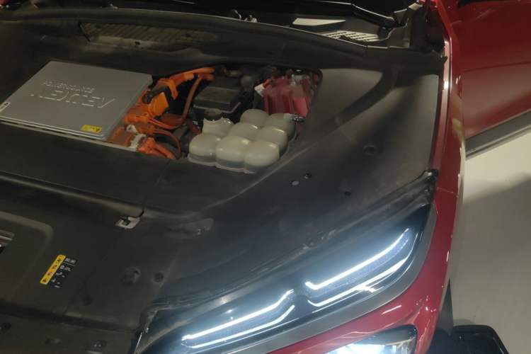 Used Nio ES6 2020 600 km Sport Edition Engine Bay Left