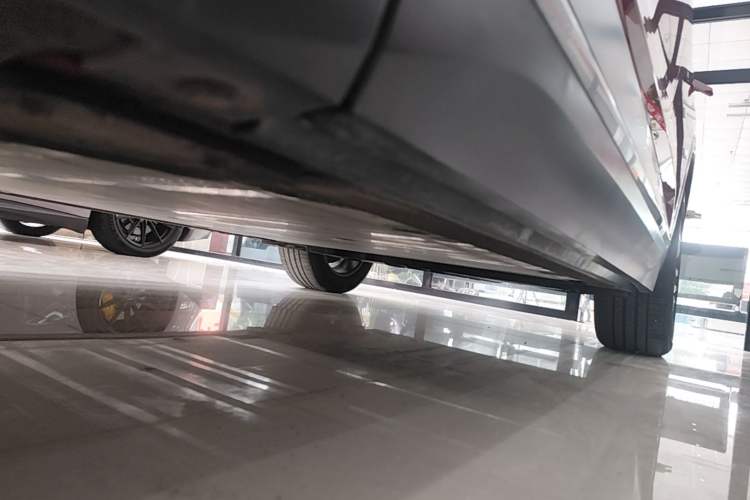 Used Nio ES6 2020 420 km Sport Edition Left Side Sill