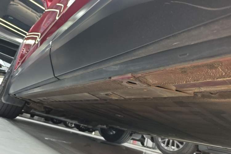 Used Nio ES6 2020 430 km Signature Edition Left Side Sill