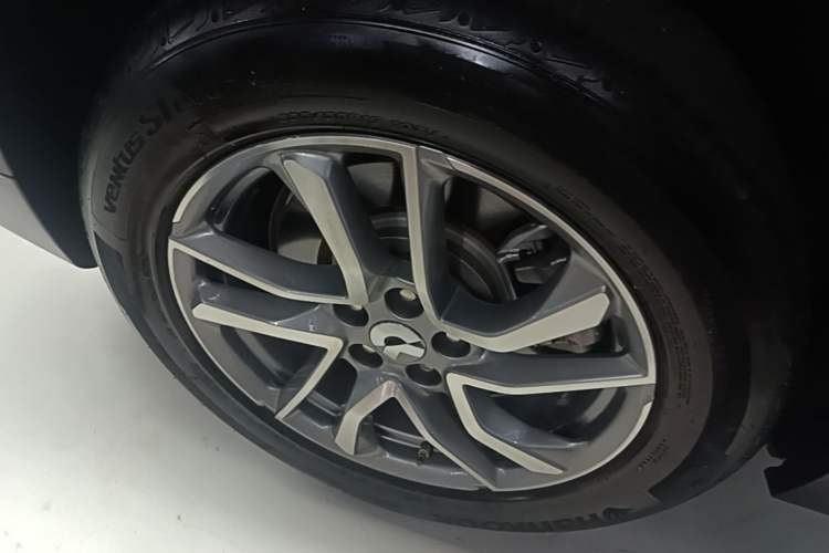 Used Nio ES6 2020 600 km Sport Edition Right Rear Wheel Hub