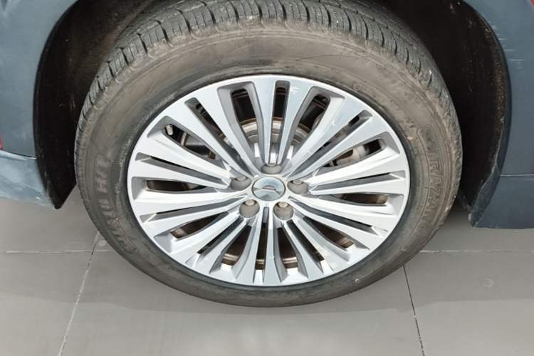 Used Nio ES6 2020 610KM Signature Edition Right Rear Wheel Hub