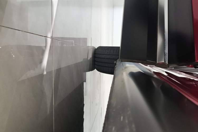 Used Nio ES6 2020 420 km Sport Edition Right Side Sill